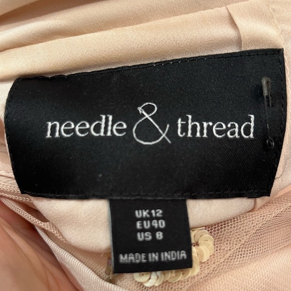 Needle and thread gown - Picture 3 of 5